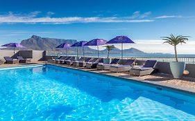 Lagoon Beach Hotel&Spa